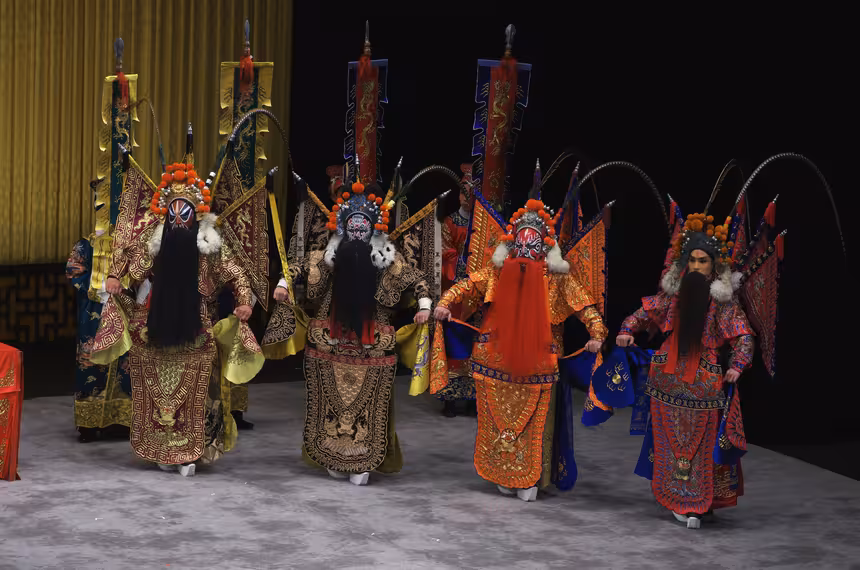 Pekingská opera bez obav: jak číst role, barvy, gesta a prázdné jeviště